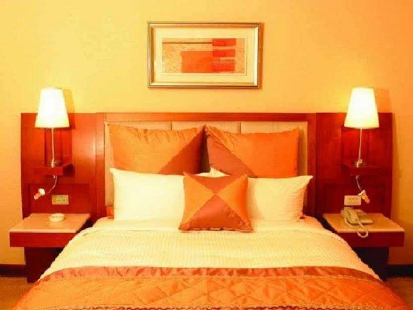 טאיפיי Elegance Hotel מראה חיצוני תמונה